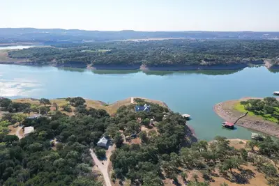 Image de Luxury Lakefront Escape on Lake Travis