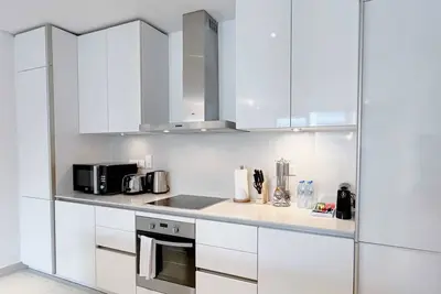 Image de Airstay | Luxurious 2br + Guest Room | City Walk