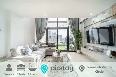 Image de Airstay | Elegant 1br Duplex | Huge Balcony | Jvc