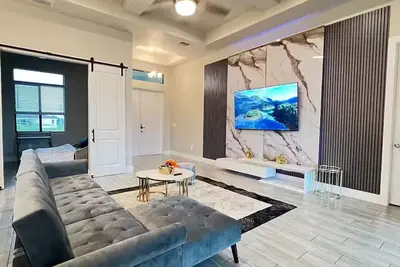 Image de Luxury New Modern Home 2024.