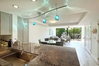 Image de Buttonwood Bay. Amazing Marina-Front Townhome with Boat Slip!