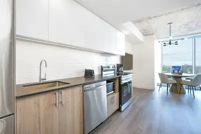 Image de Luxury Studio in Heart of Mtl X304 | Metro access