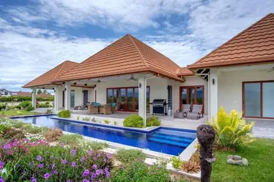 Image de Four Bedroom Riverfront Villa 79/4