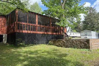 Image de Charming 2-bedroom cabin #10 in resort with great fishing & boating on Ky Lake