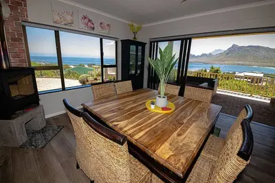 Image de Dreamview Family Suite @ The Butterfly Villa : Spectacular views in Pringle Bay