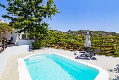 Image de Cubo's Casa Rural Jaramago / piscine privée / barbecue / vues / Wi-Fi gratuit