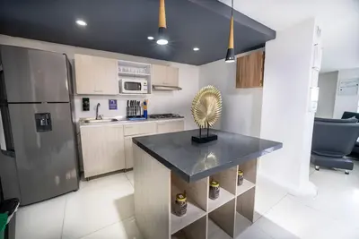 Image de 2 bedroom apartment - one block from Lleras park, P1