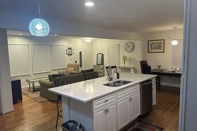 Charming 2-bedroom bed & breakfast in Durham with WiFi, Ac