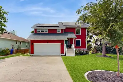 Image de Peaceful home with expansive views of the Ashley River w/ outdoor living space