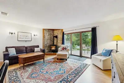 Image de Dog friendly Mountain Townhome w/ pool access, private patio, walk to town