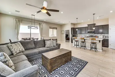 Image de 3 Mi to Colorado River: New-Build Family Home!
