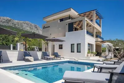 Image de Villa Cesarica-Beautiful Villa with pool, TerraceË›&Sea Views
