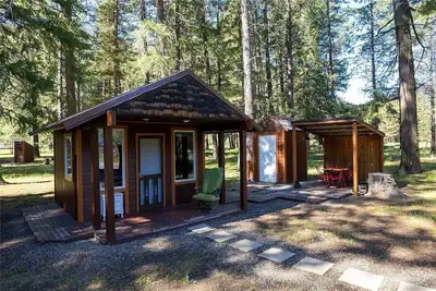 Image de 2 Rustic 1-bedroom cabins w/outhouse and external shower Mazama