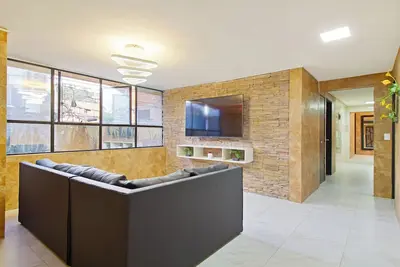 Image de P2, 5 Bedroom - one Block from Lleras park -   Medellín