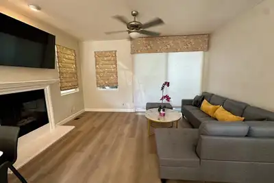 Image de Quiet Cul-de-sac House with Ac and Walk to Parks