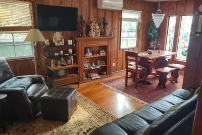 Image de Lush & Peaceful Spiritual Beachside Sanctuary with Yoga & Meditation Temple.