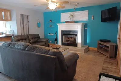 Image de 3 Bedroom Suite, just steps from Indiana Beach with lake access and more!
