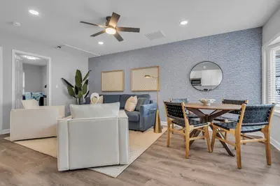 Image de Walk 2 Beach with Towels & Linens, Coffee, Bbq Grill and Ac