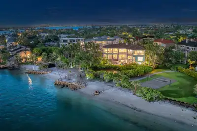 Image de Chateau de la Siesta | Private Beachfront, Lagoon Pool, Lanai Bar & Stunning Gulf Views