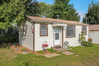 Image de Updated 1-bedroom cottage with WiFi in Houghton Lake by the Lake and Golf Course
