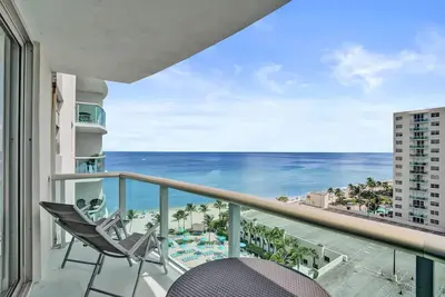 Image de Beachfront Getaway | Direct Ocean Views + Balcony