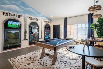 Image de Phx Group Getaway • 5 min to Spring Training • Arcade • Golf Sim • Spa • 5br