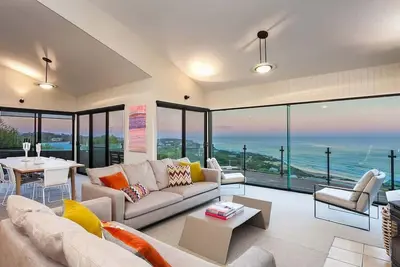 Image de Cliff Edge Luxury I An Oceanview Escape Above Fa