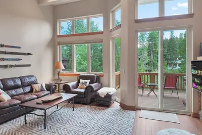 Image de 3br Townhouse w/ Hot Tub near Fraser River Trail