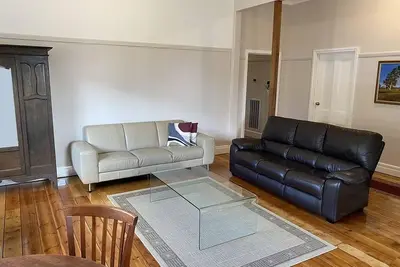 Image de Comfortable, Roomy Home with Study and Backyard