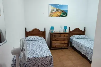 Image de Room in a low 2 beds single shared house
