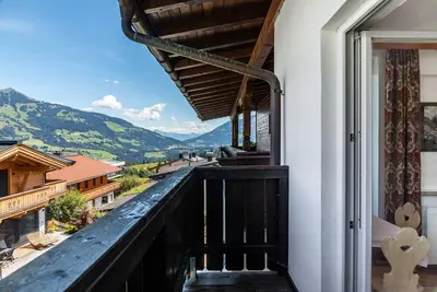 Image de Chambre 'Familienzimmer 07' avec vue sur les montagnes, terrasse partagée et Wi-Fi