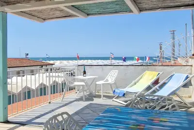 Image de Maison de vacances à Lido Di Camaiore avec 2 chambres à coucher, 4 couchages