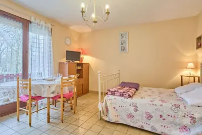 Image de Appartement T1 lumineux avec terrasse, pour 2 personnes - Wifi gratuit