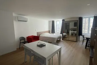 Image de Studio climatisé plein centre wifi et cuisine équipée