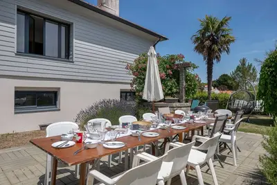 Image de Villa pour 15 à 700m de la plage