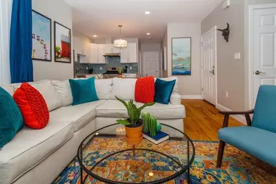 Image de Charming Boston Home | Near T