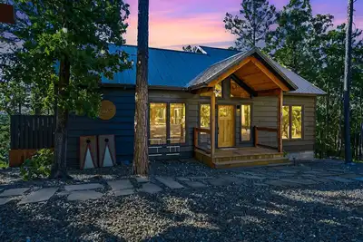 Image de Once Upon A View! Floating Hammock, Hot Tub, Firewood, Views!