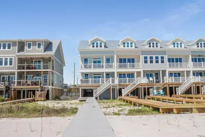 Image de ⛱️Beachfront Townhome with Private Boardwalk | Las Brisas⛱️