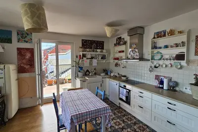Image de Charming artist's home with a special atmosphere, in a luxury complex.