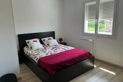 Image de chambre chez l'habitant proche mer et commerce