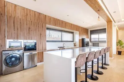 Image de Idyllic high-end luxury villa with swimming pool and daily cleaning, no neighbors