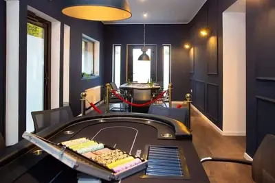 Image de Belmonte Whirlpool-Sauna-Billard-Kicker-Kino