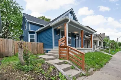 Image de Downtown | 5 beds | Fully Fenced Yard