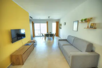 Image de Spacious one bedroom with study Jgri1-1