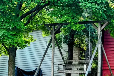 Image de Summer Escape on Spirit Lake - Private Lake Access, Fire-pit & Grill Sleeps 12