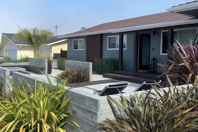 Image de Vacation Destination Steps to Beach with Hot Tub