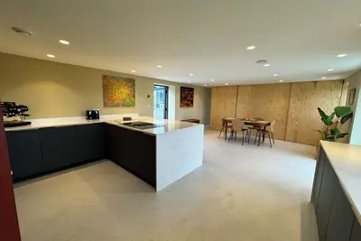 Image de Contemporary Barn conversion a stones throw from the Dartmoor National Park.