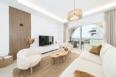 Image de The Q Penthouse - design light views in Quesada - by Oyoostays