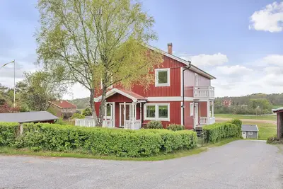 Image de Spacious holiday home near Hälleviksstrand, perfect for families | Se09105