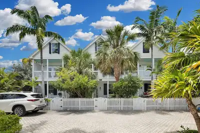 Image de Island Time Casa – Modern Key West Oasis w/ Pool